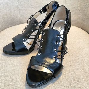 MICHAEL KORS Women’s Size 6.5 Black Leather Strappy Heels Adjustable EUC